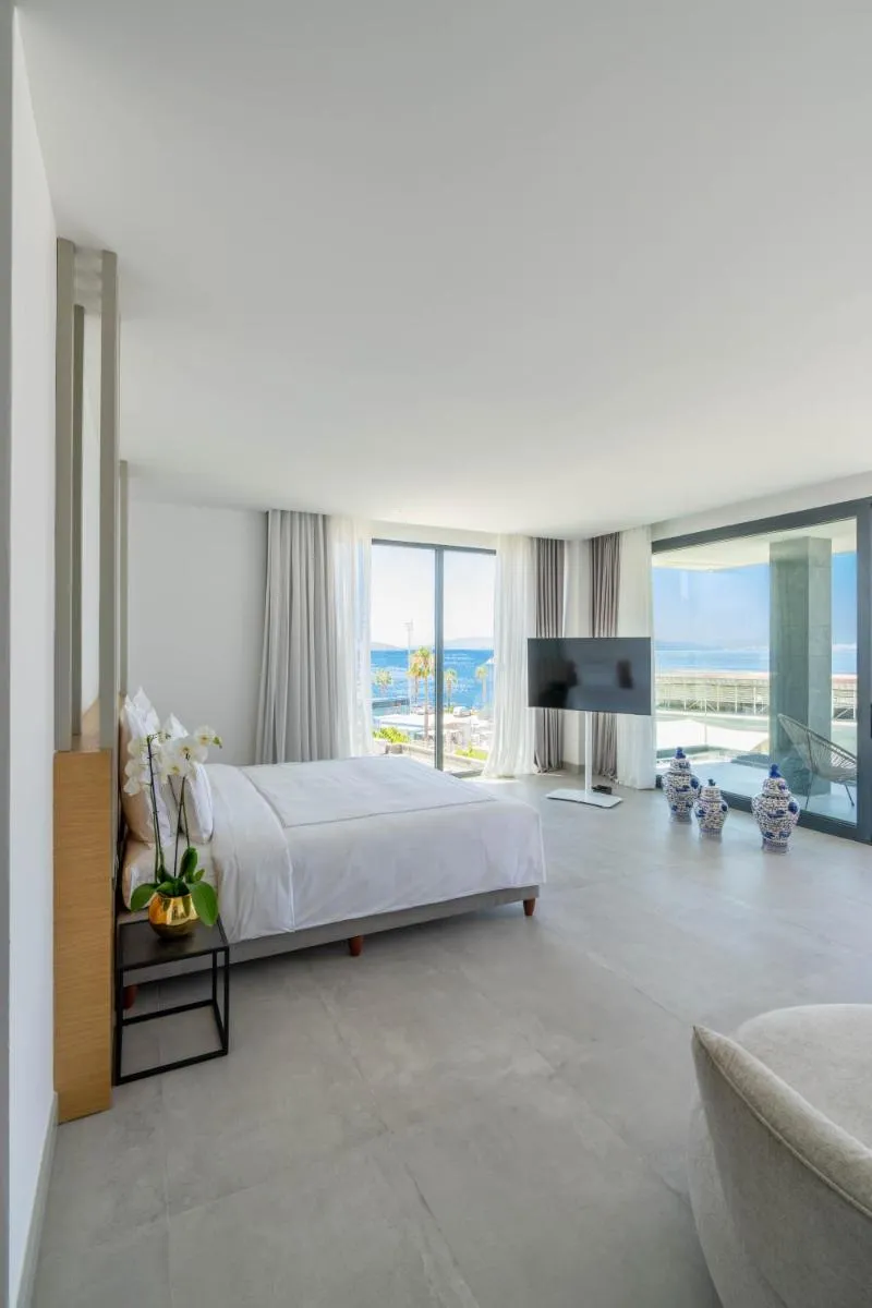 Image 3 of Akana Loft