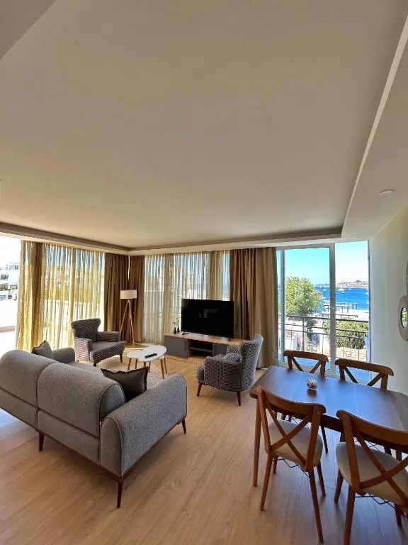 Image 3 of BD Suites
