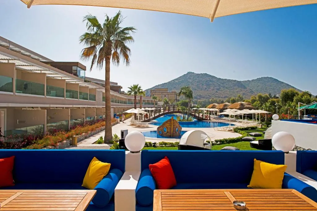 Image 6 of Bellazure Hotel