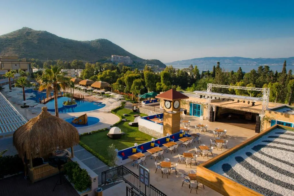 Image 5 of Bellazure Hotel