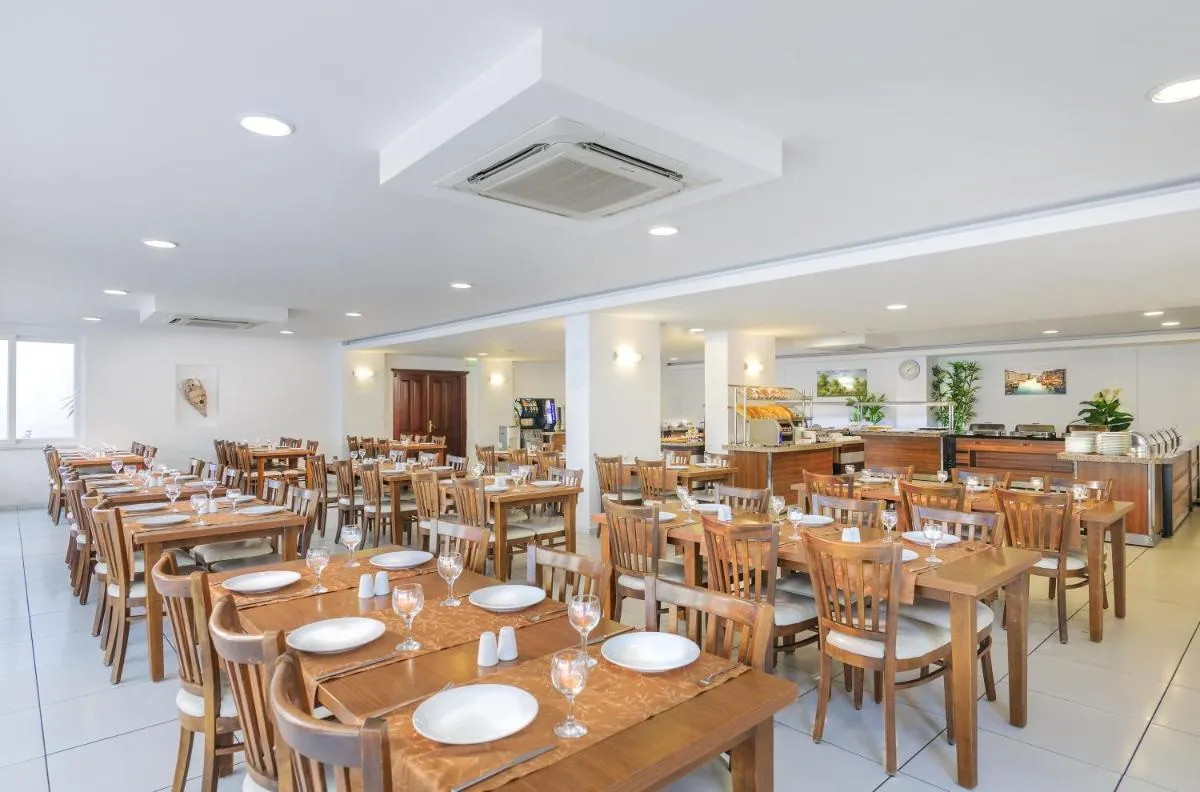 Image 4 of Club Shark Hotel