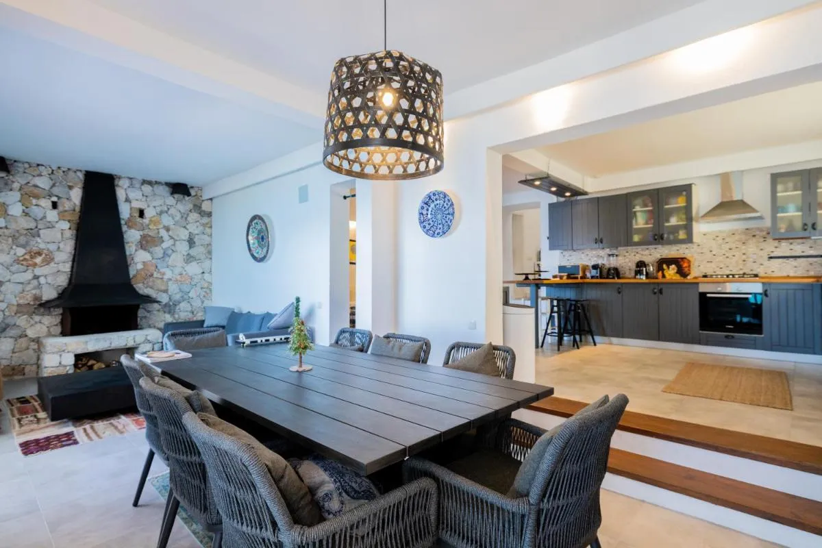 Image 3 of Love Beach Villa