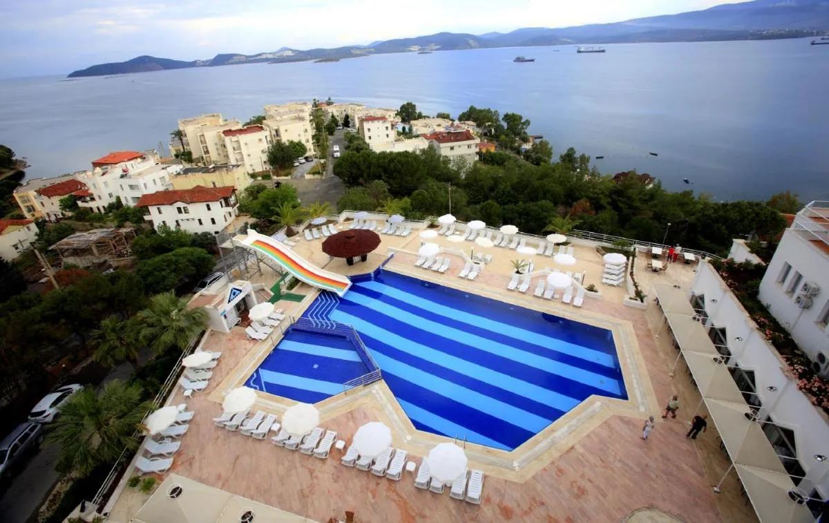 Image 5 of Roseira Beach Resort