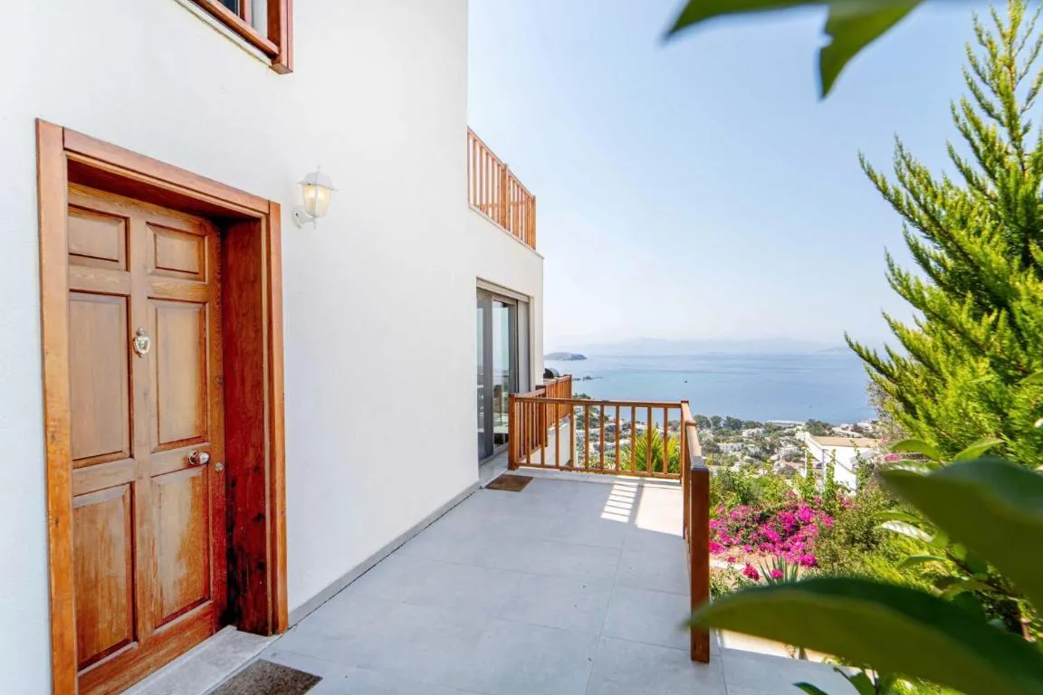Image of Sea View Flat with Terrace 3 min to Beach