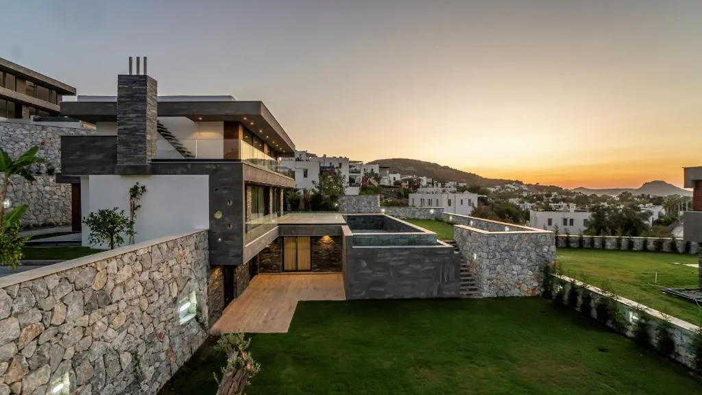 Image of 7 Deluxe – A Seductive Blend Of Style And Serenity