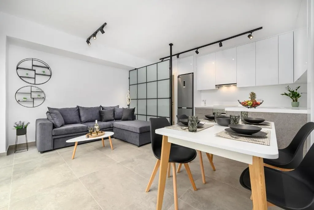 Image of Aetherius Executive Suite 5 Min to BEACH