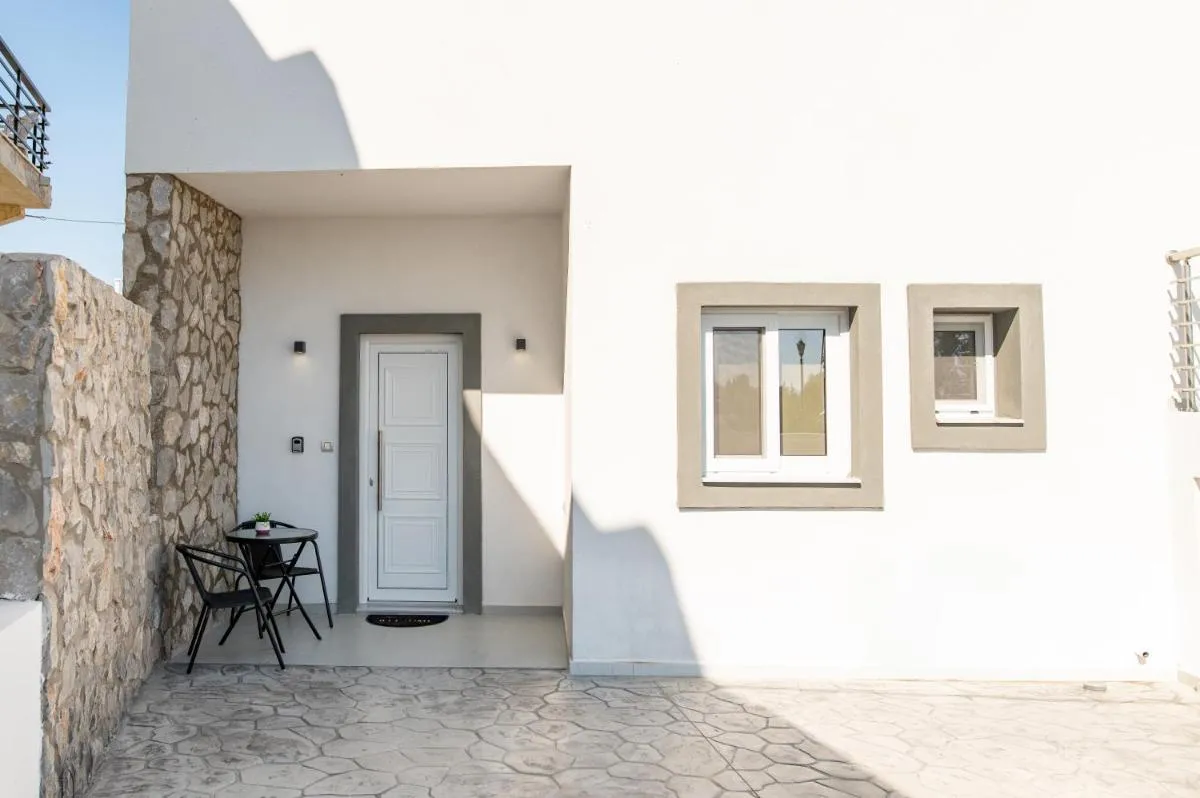 Image 4 of AirVista Apartments