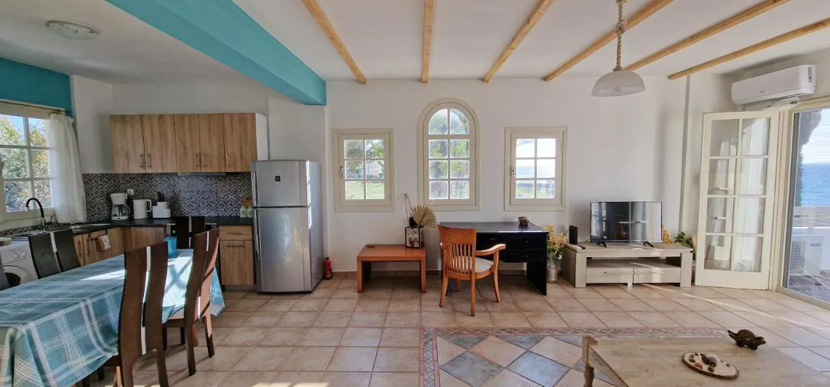 Image 3 of Beachlife: The Apartment