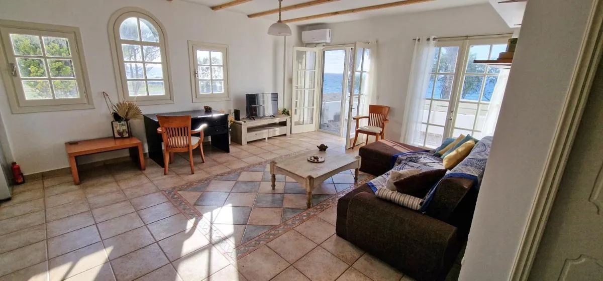 Image 2 of Beachlife: The Apartment