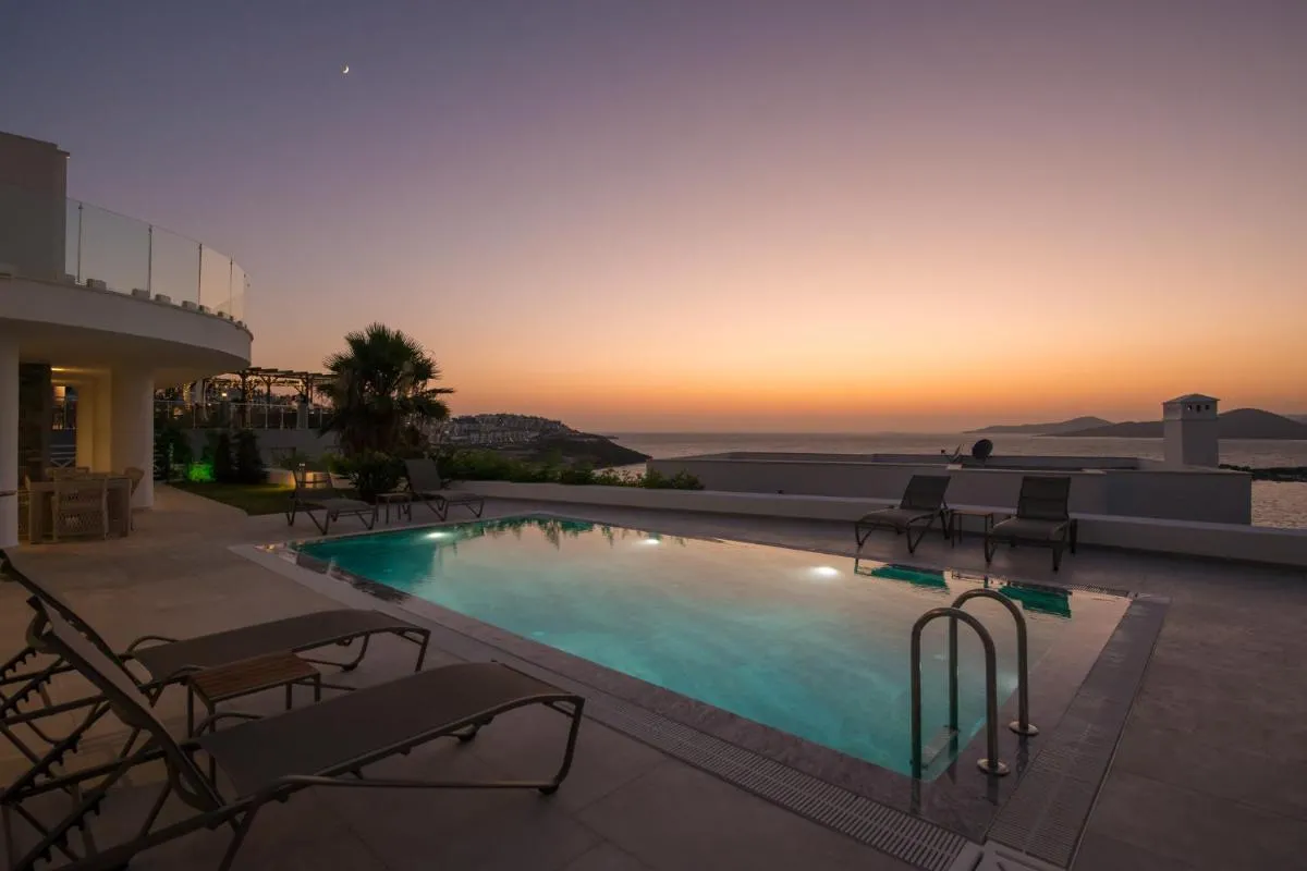 Image 1 of Bodrumda Eşsiz Deniz Manzaralı Lüks Villa Boss 1