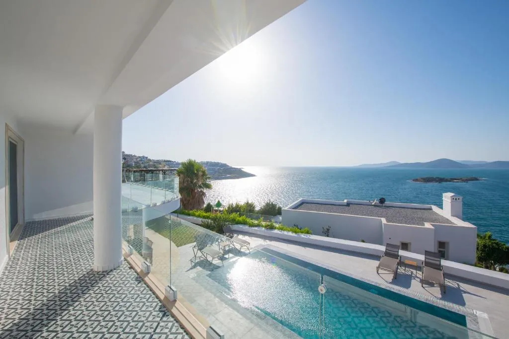Image of Bodrumda Eşsiz Deniz Manzaralı Lüks Villa Boss 1