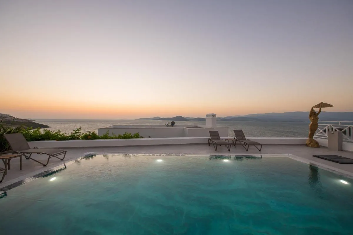 Image 2 of Bodrumda Eşsiz Deniz Manzaralı Lüks Villa Boss 1