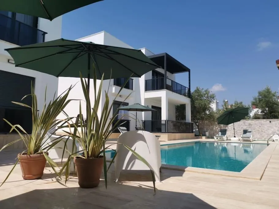 Image of Brand New 2 Bedroom Garden Floor Flat with Pool A1