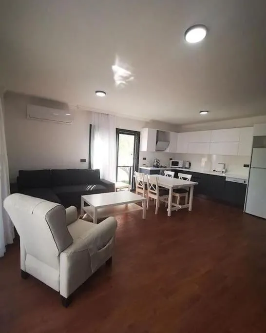 Image 5 of Brand New 2 Bedroom Garden Floor Flat with Pool B1