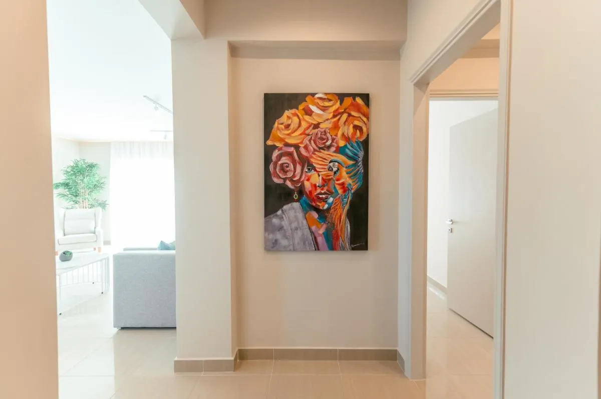 Image 4 of Brand New Elegant Suite
