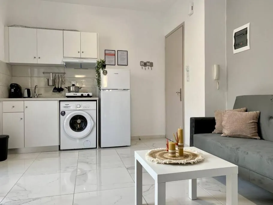 Image 4 of Bright house, walking distance to beach ’10’