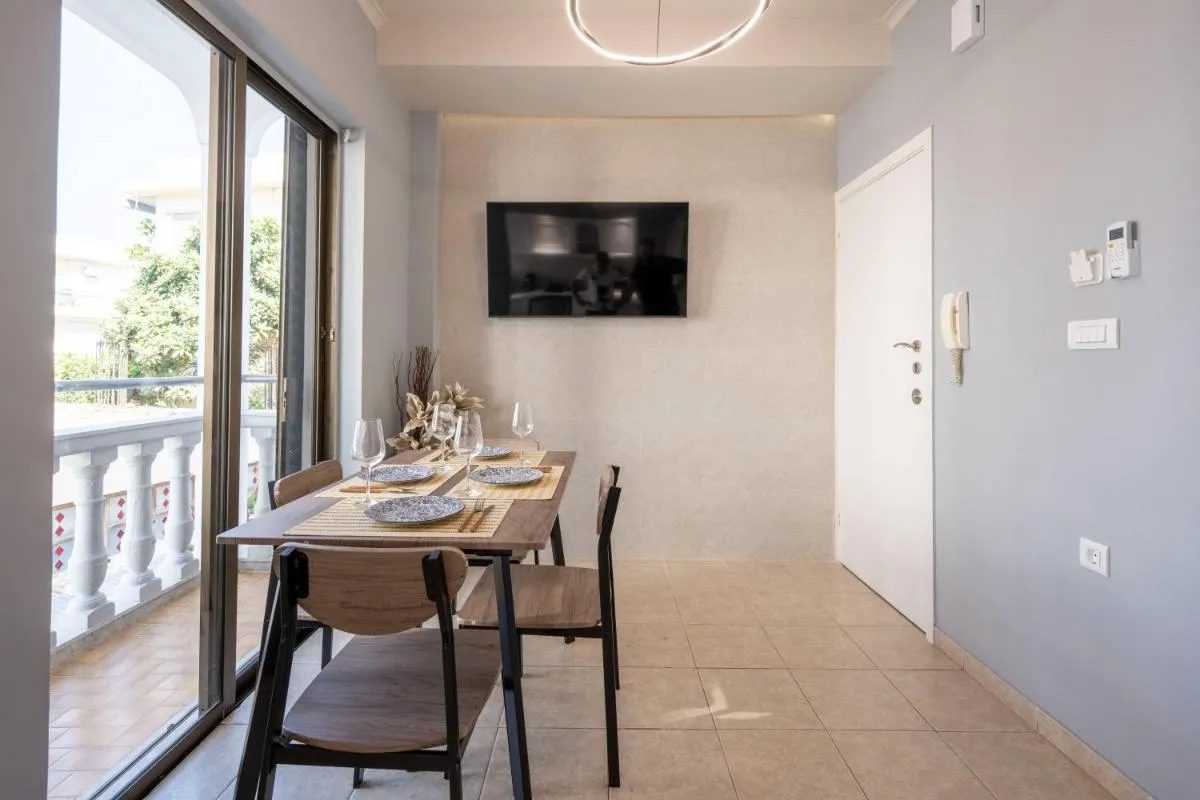 Image 1 of Central – 2bd Apartment