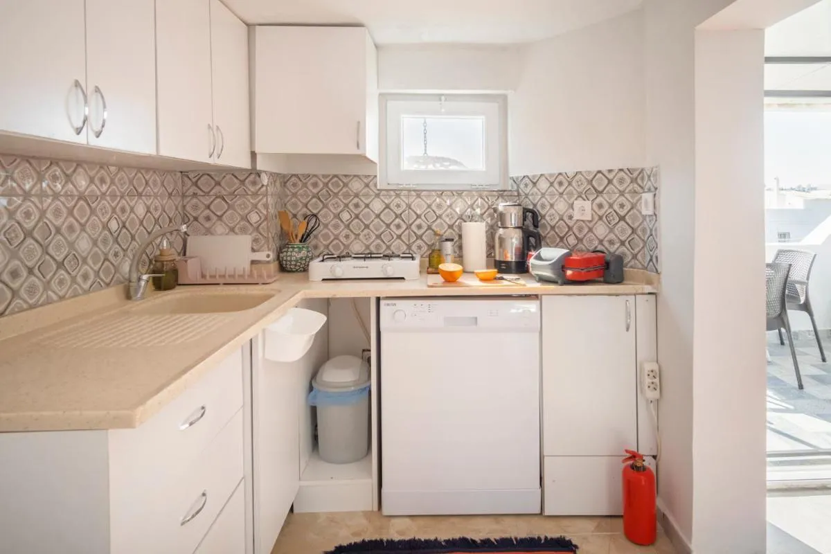 Image 5 of Central, Cozy, Comfy, 1BR House, Free Parking & Fast Wi-Fi, 4ppl