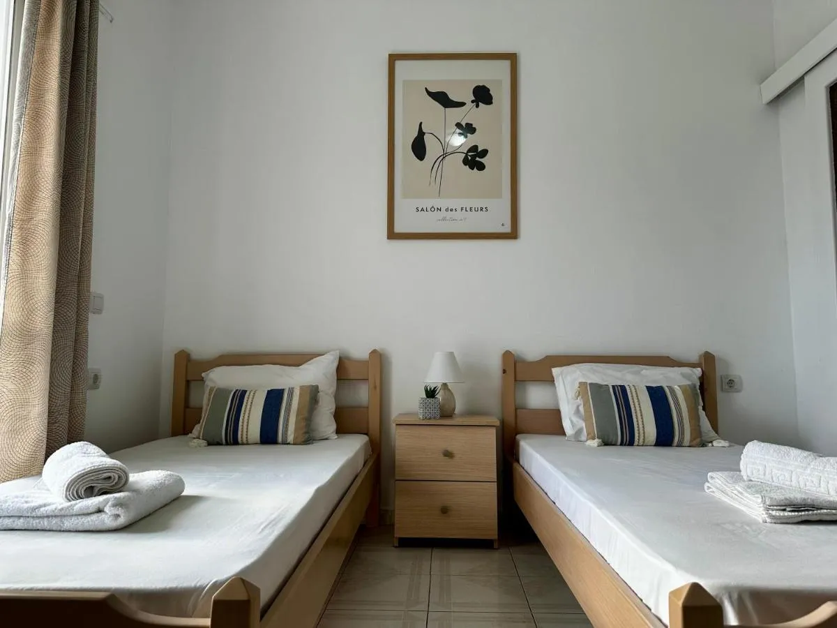 Image 1 of Central, Sunny & Spacious Apartment in Kos – No 1