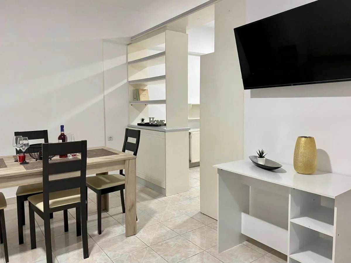 Image 6 of City Center, Cozy Apartment with a Stunning View – No 2