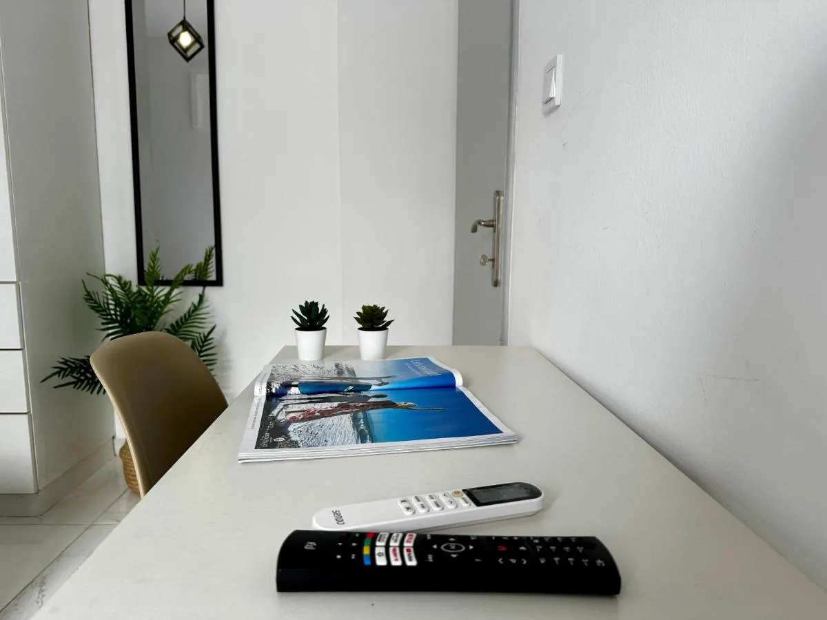 Image 2 of Cozy & Sunny Apartment, near the beach ’11’
