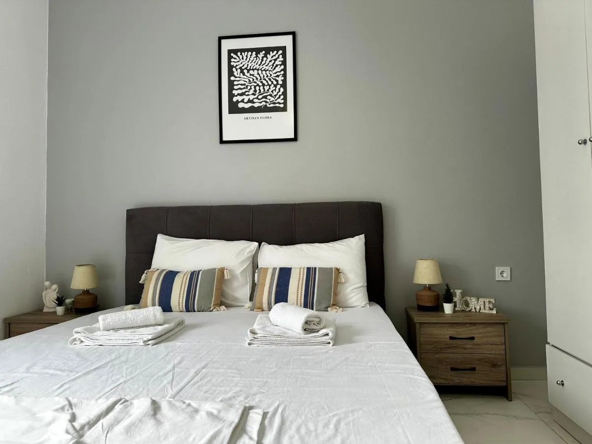 Image 3 of Cozy & Sunny Apartment, near the beach ’11’