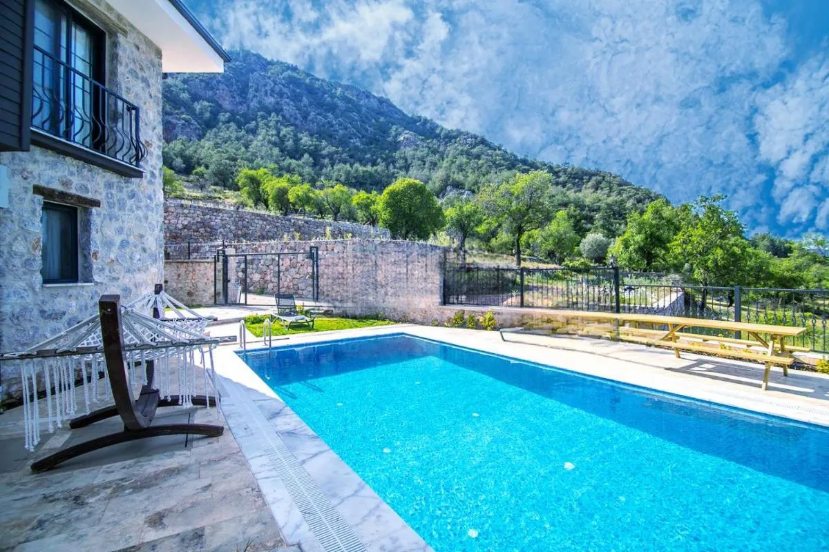 Image 4 of DADYA VİLLA 4 – Marmaris Turgut da özel havuzlu denize yakın lüks villa