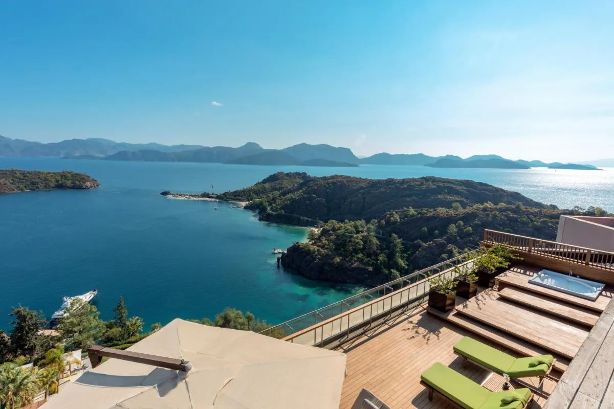 Image 3 of D Maris Bay