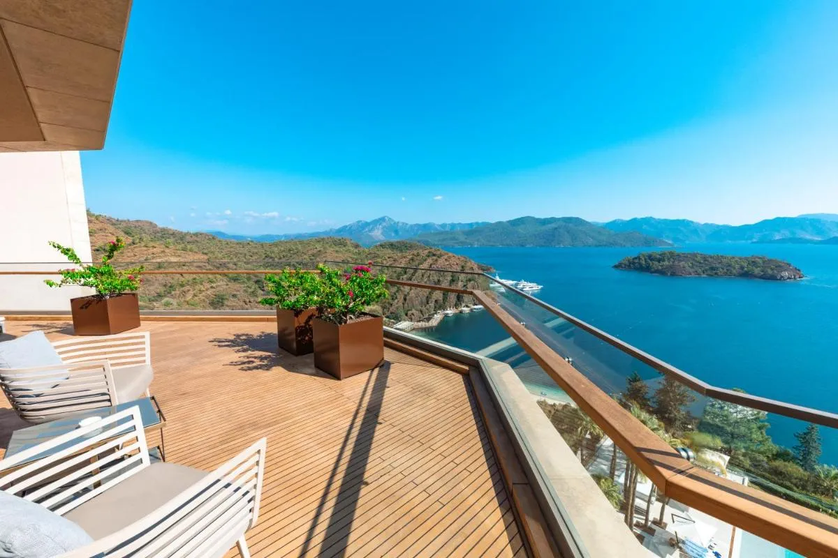 Image 6 of D Maris Bay