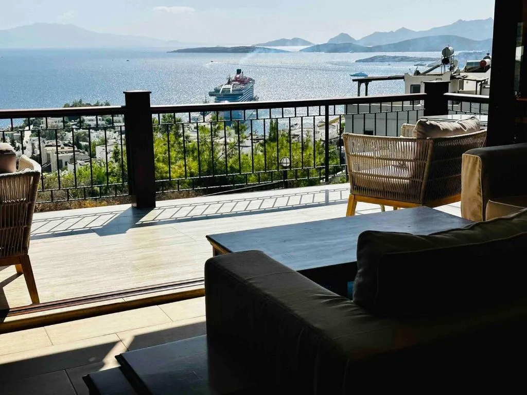 Image of Deniz manzarali tas villa