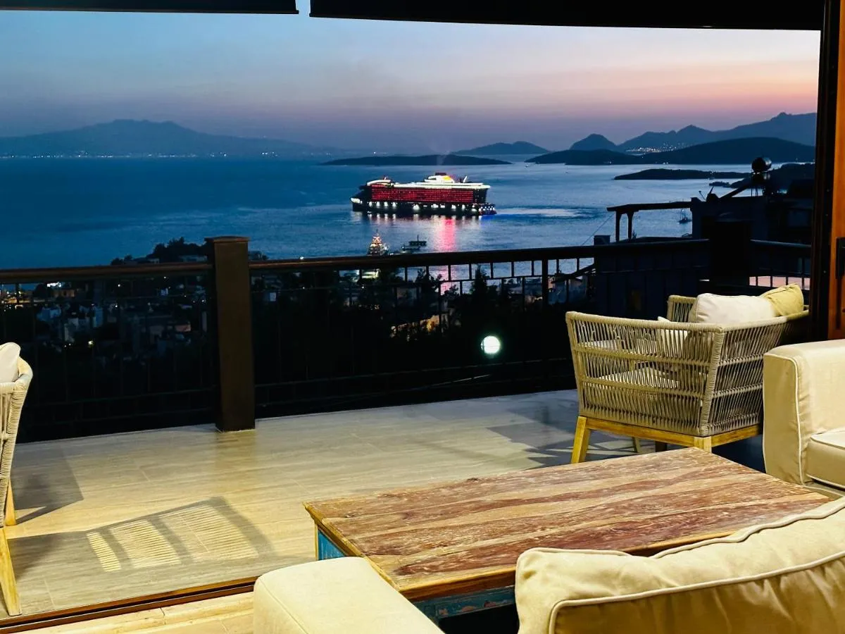 Image 5 of Deniz manzarali tas villa