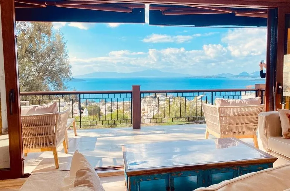 Image 4 of Deniz manzarali tas villa