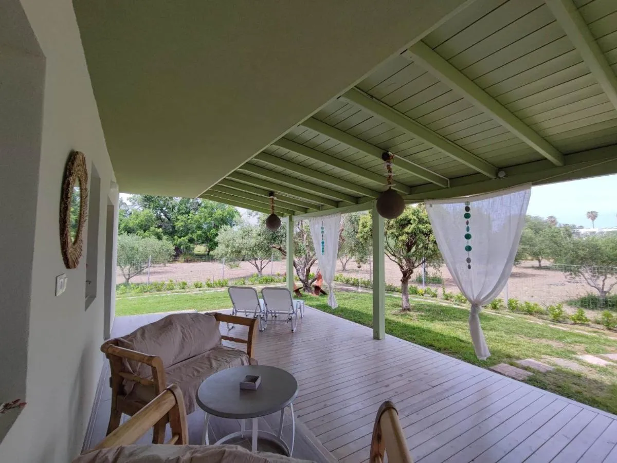 Image 4 of Elia Small Paradise