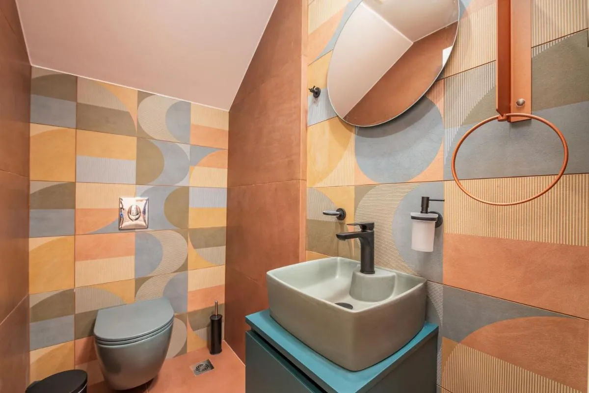 Image 1 of Emma’s Central Suite