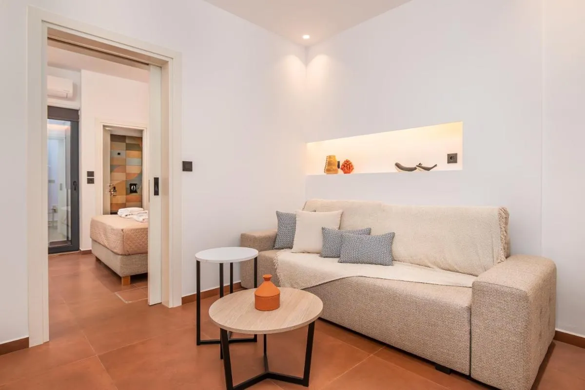 Image 2 of Emma’s Central Suite