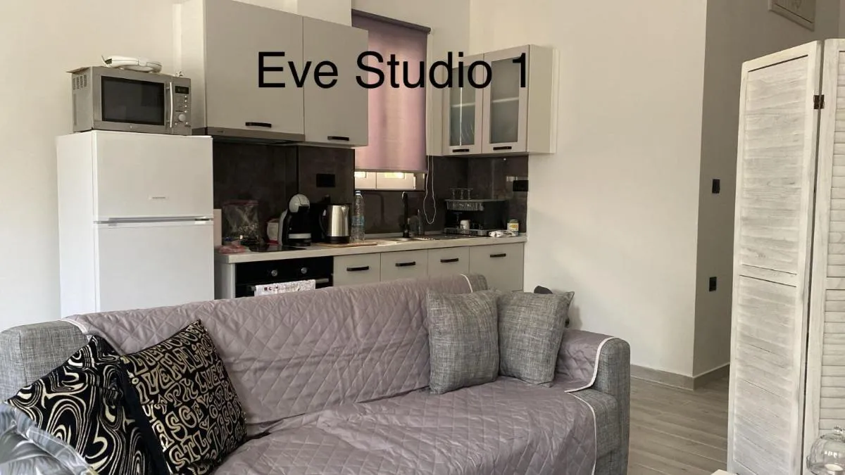 Image 1 of Evestudioskos