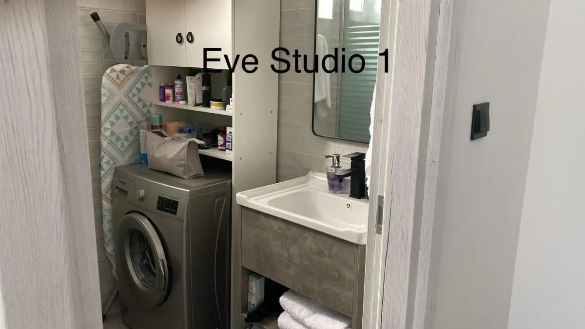 Image 2 of Evestudioskos