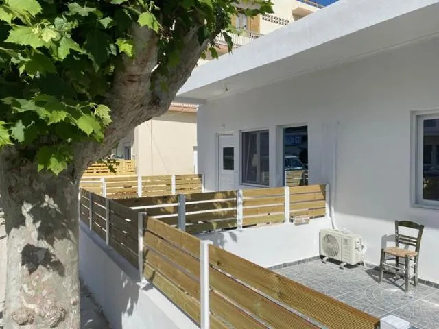 Image 3 of Evestudioskos