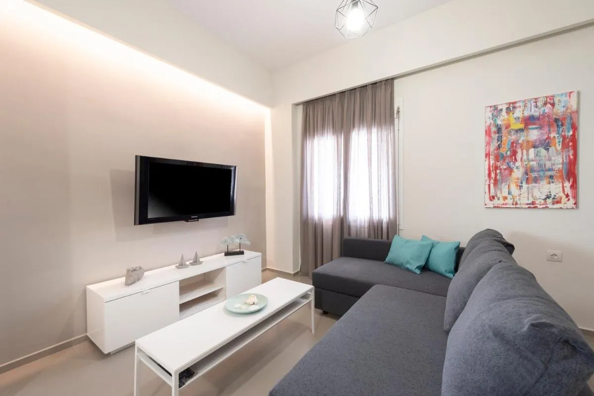 Image 4 of Fofi’s Elegant Home