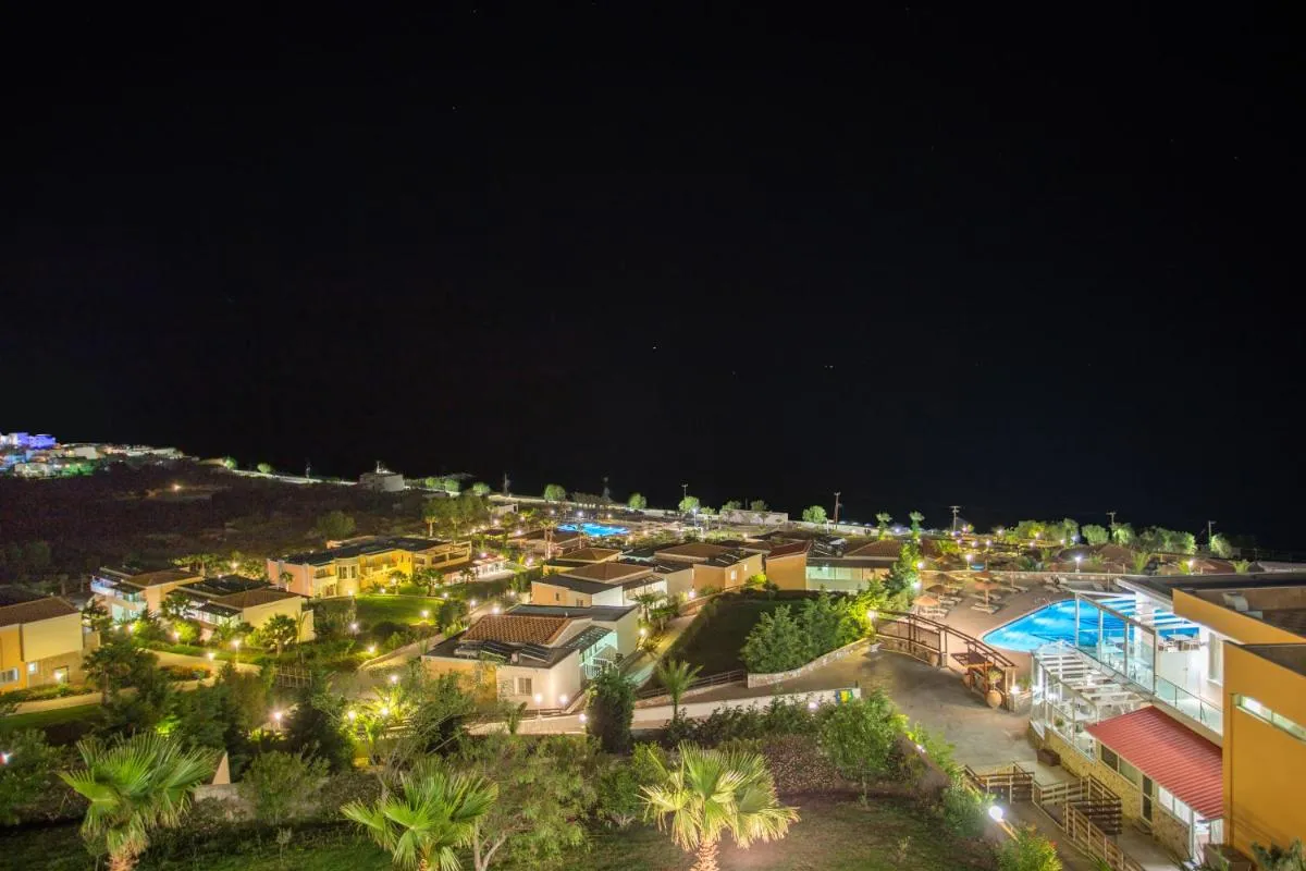 Image 1 of Grand Blue Beach Hotel