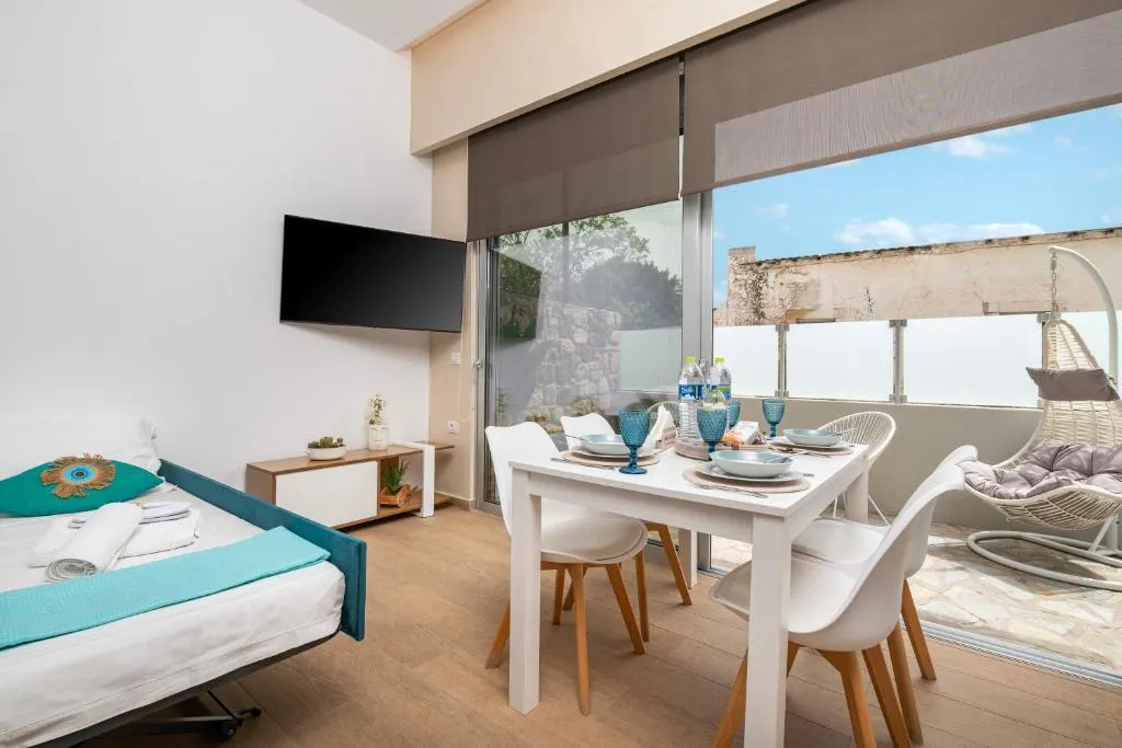 Image of Hyacinthus Executive Suite 5 Min to BEACH