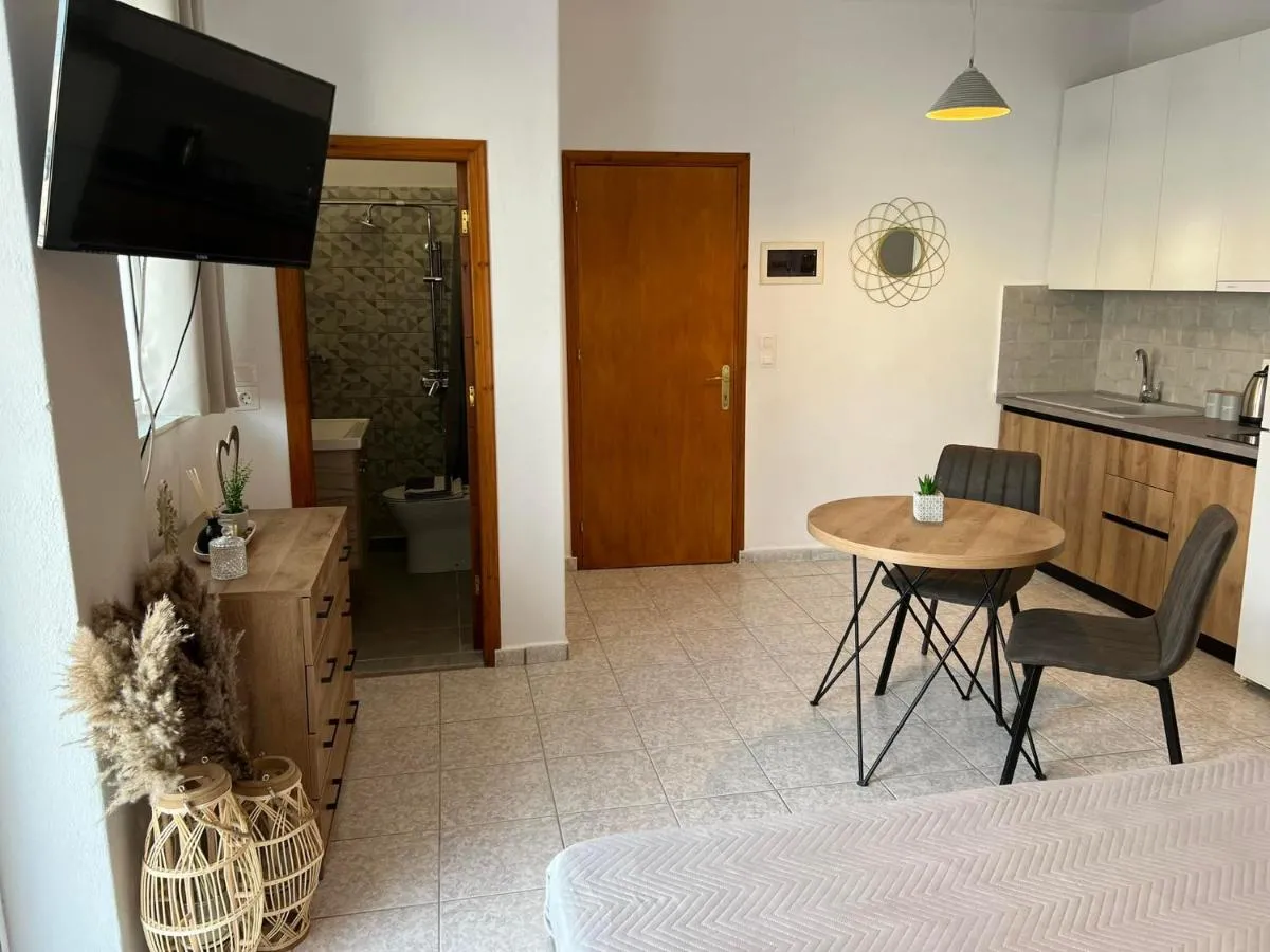 Image 3 of Ilias Nest 1