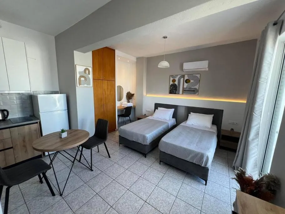 Image of Ilias Nest 4