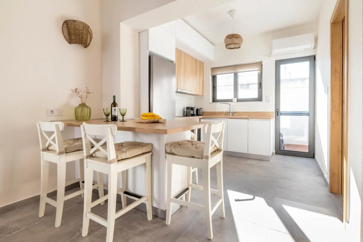 Image 2 of Irene’s Sunny apartment