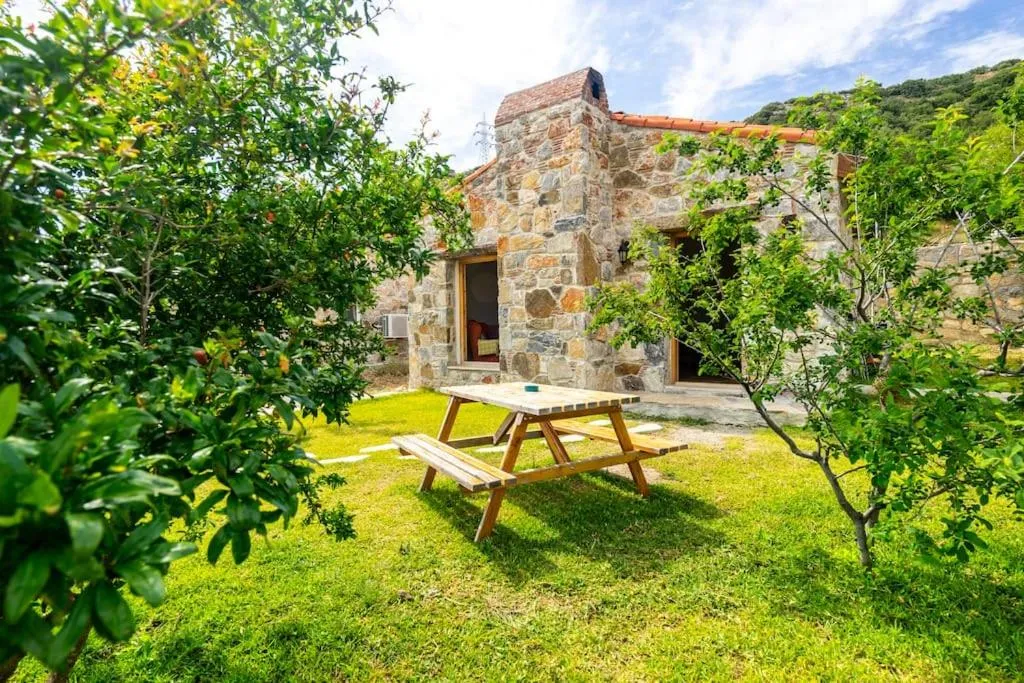 Image 2 of Karaincirevleri Müstakil Taş Ev