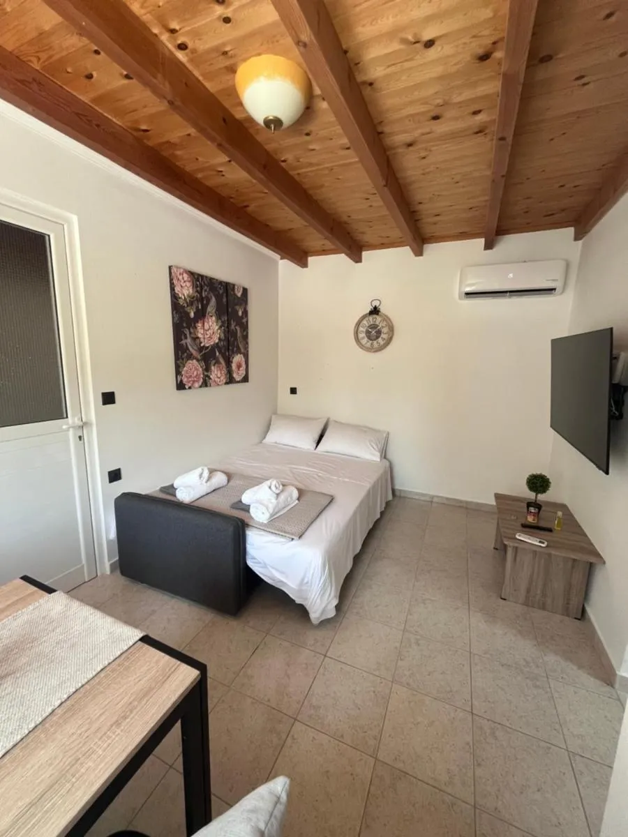 Image 1 of Kosaris Cottage