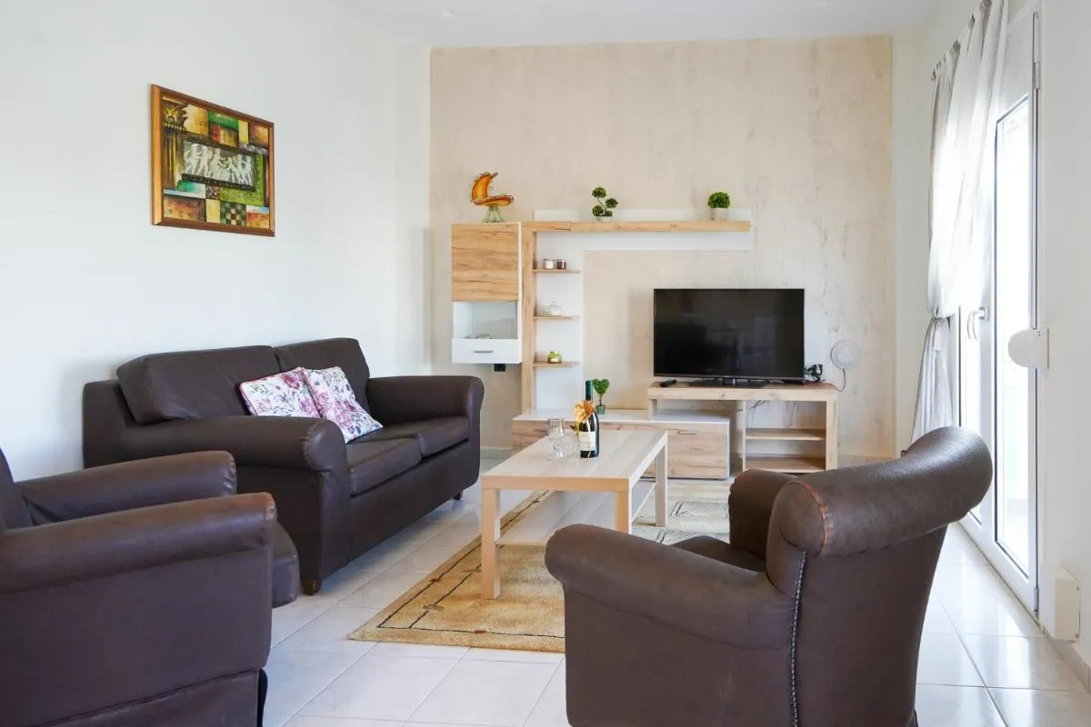 Image 2 of Kyriakos Apartment