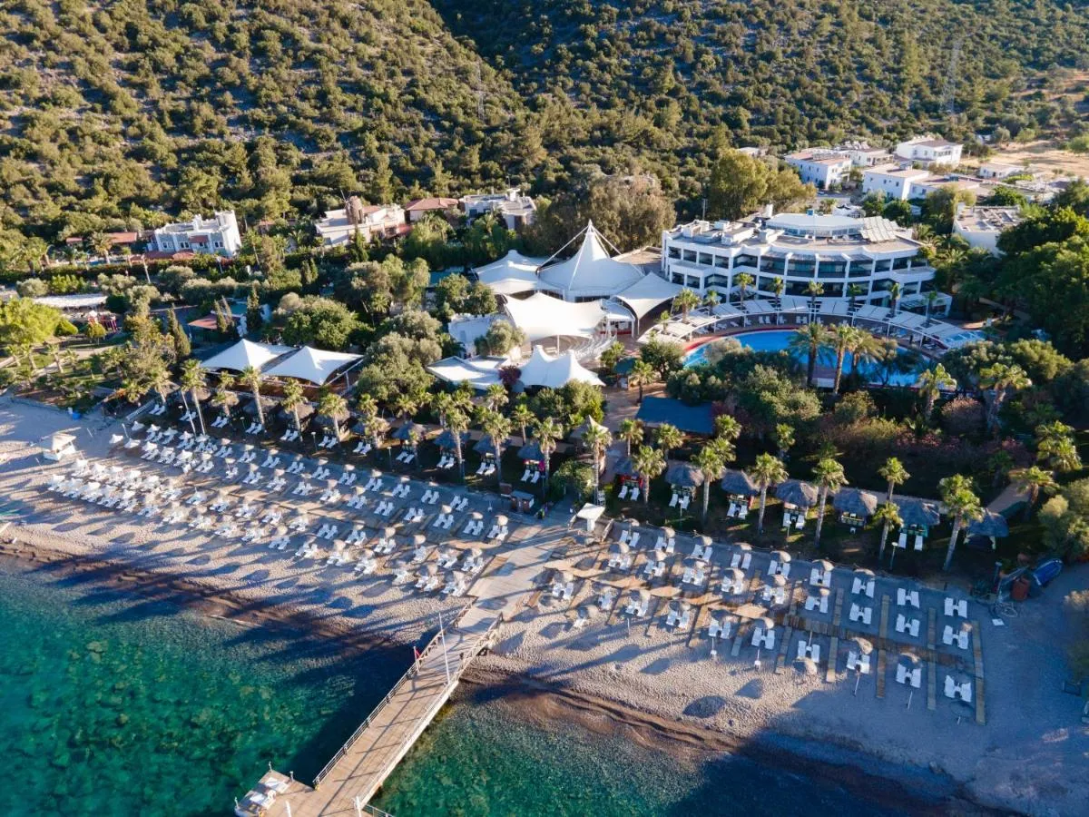 Image 1 of Latanya Park Resort