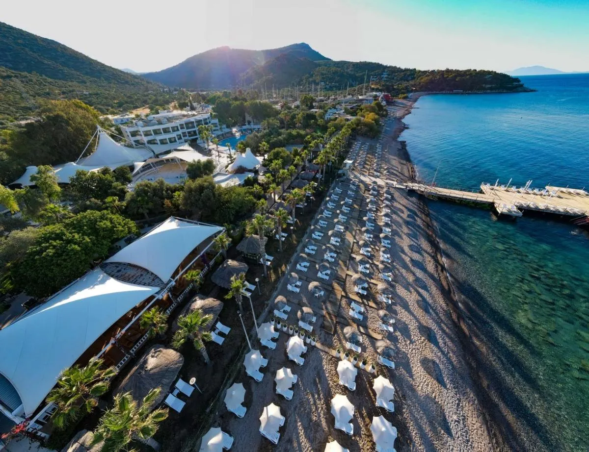 Image 2 of Latanya Park Resort