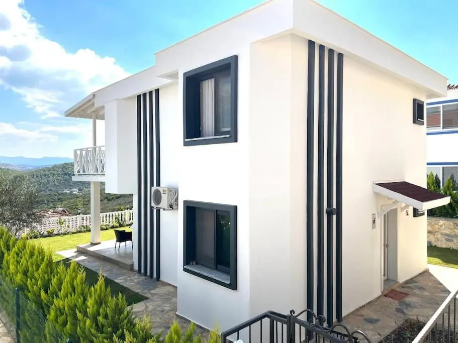 Image of Luxury and comfortable villa with a view